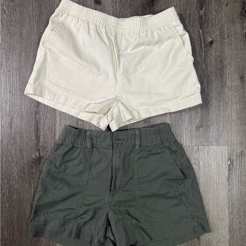 GAP Women's Shorts - Cream and Green